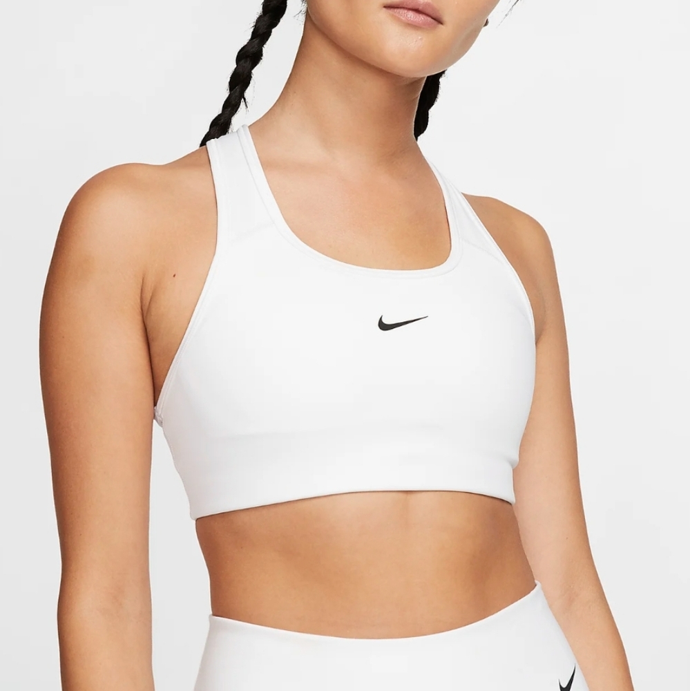 Women's Medium Support 1 piece pad sports bra